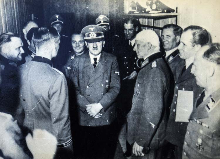 Totalitarismo Adolf Hitler Alemania Totalitarismo Adolf Hitler Alemania