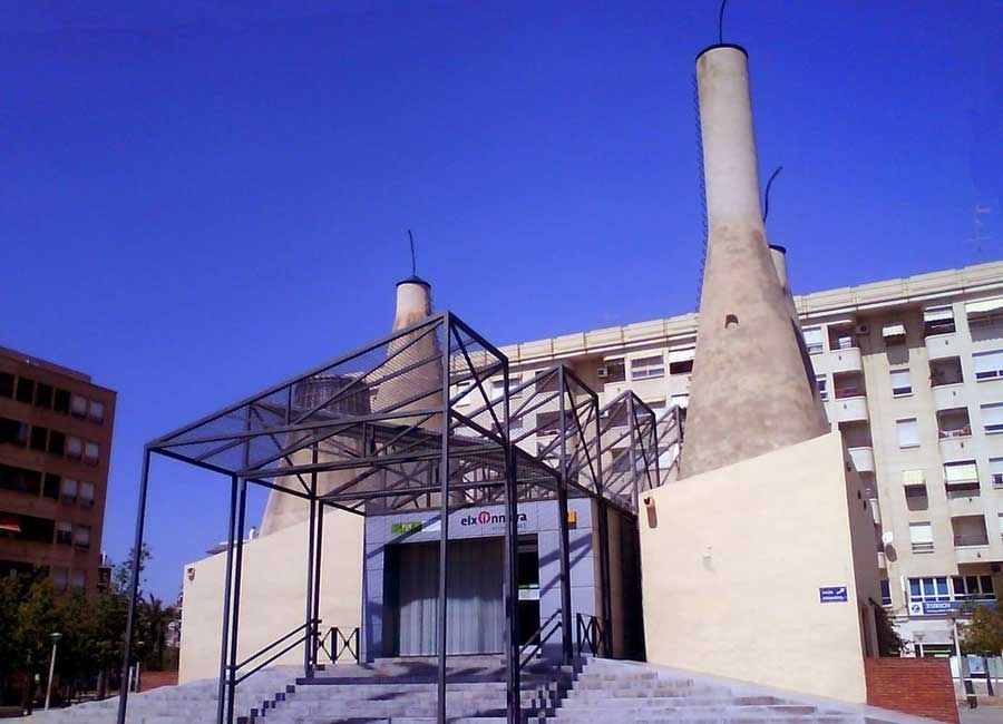 L´Algeps - Sagrada Familia - Chimeneas Elche-Carrús
