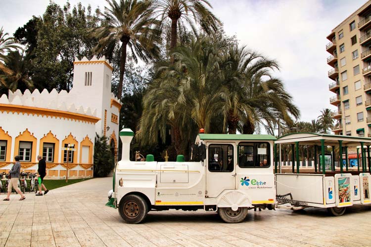 tren turístico por la ciudad de Elche